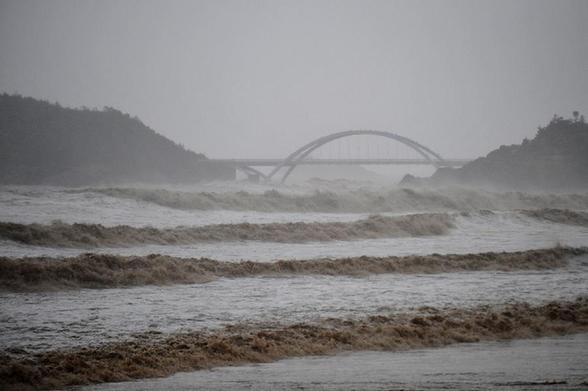 強臺風“布拉萬”造成舟山海域狂風暴雨