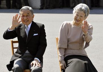 日本天皇夫婦慶祝結婚50周年 邀百對金婚老人同賀