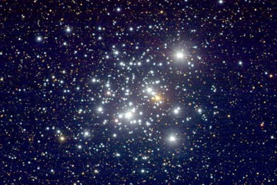 NASA天文望遠(yuǎn)鏡拍到炫美“寶盒星團(tuán)”