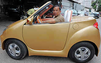 柬埔寨教師研制“心靈感應(yīng)”汽車(圖)
