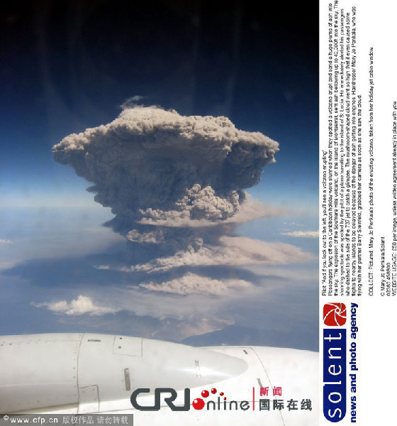 4萬英尺高空拍攝火山噴發(fā)壯麗景象