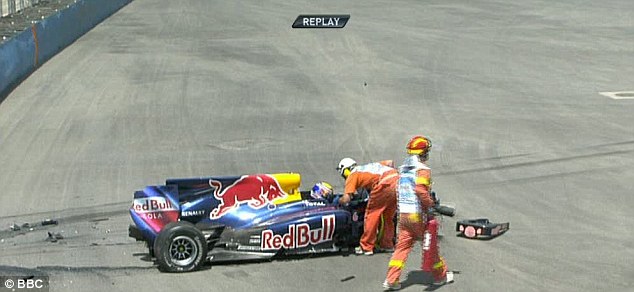 F1賽車被撞空中翻轉(zhuǎn)360度 車手奇跡生還(組圖)