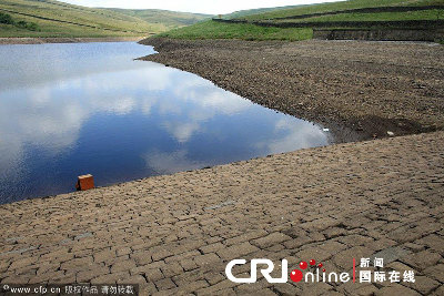 英格蘭遭遇近百年來(lái)最嚴(yán)重旱情 水庫(kù)干枯