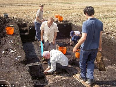 英國轟動性考古成果 10500年前房子遺址出土