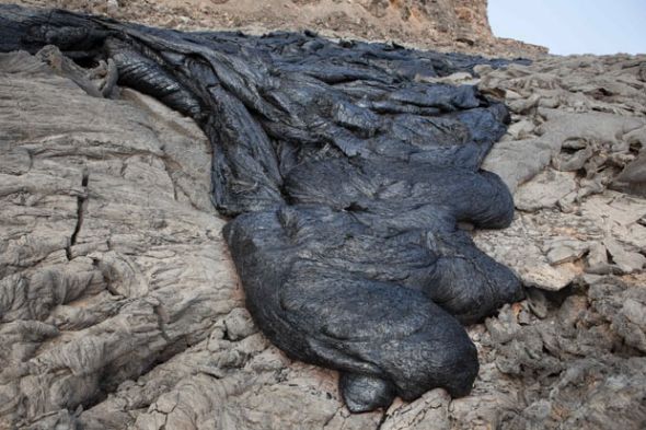 探訪非洲地獄般沙漠：火山毒氣硫磺湖泊俱全