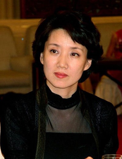 嫁豪門的央視女主播大pk 張蕾青春靚麗