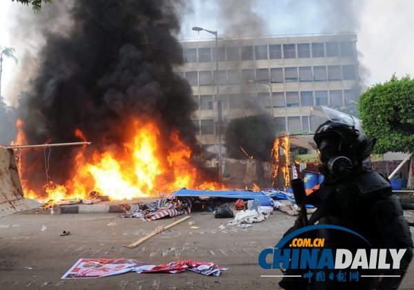 埃及對穆爾西支持者清場 穆兄會稱數百人亡(組圖)