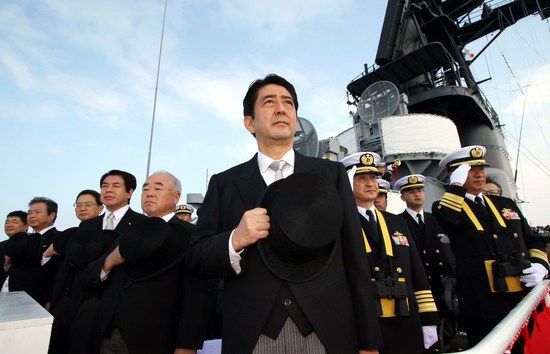 人民日報(bào)：安倍可比希特勒 某國想嫁禍中國
