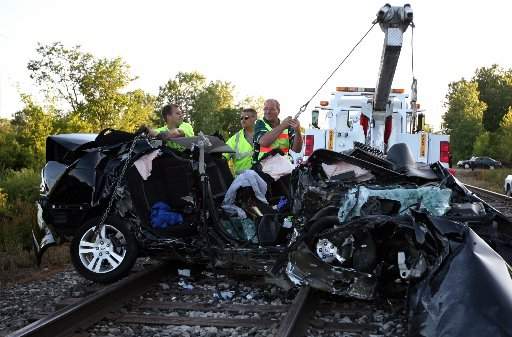 密歇根州一火車與汽車相撞 汽車上5人全部身亡