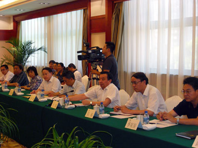 國新辦主任王晨談“7·5”事件對外輿論工作