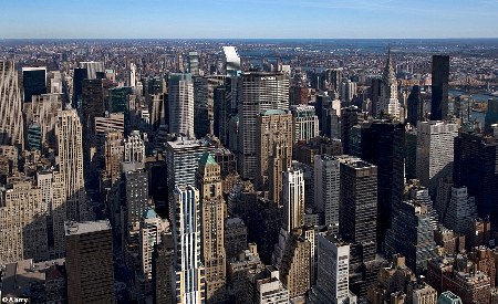 憑記憶繪紐約 英天才畫家堪稱“人肉照相機”
