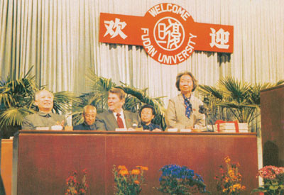 美國總統37年訪華路