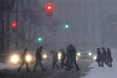 暴風(fēng)雪持續(xù)襲擊美國(guó)東部 多地進(jìn)入緊急狀態(tài)