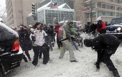 暴風雪持續襲擊美國東部 多地進入緊急狀態
