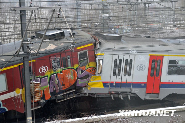 比利時(shí)火車(chē)相撞造成至少20人死亡（組圖）