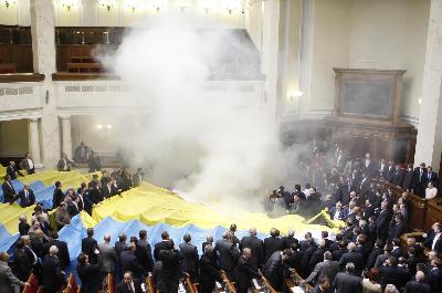 烏議會在煙霧彈中批準俄黑海艦隊駐期延長協議