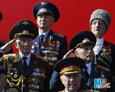 俄羅斯舉行紀念衛國戰爭勝利65周年閱兵式