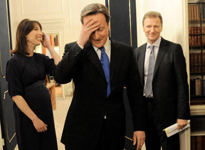 卡梅倫入主英國首相府 聯(lián)合政府面臨諸多挑戰(zhàn)