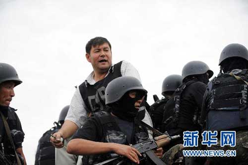 吉爾吉斯斯坦首都數千人集會譴責臨時政府