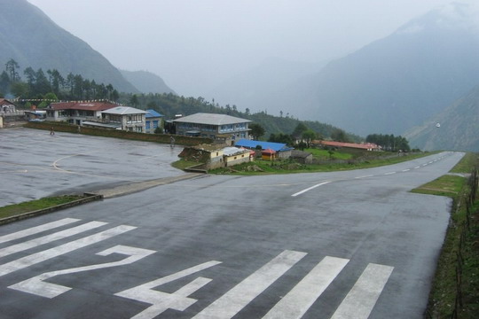 尼泊爾一客機珠峰附近墜毀 機上14人安然無恙