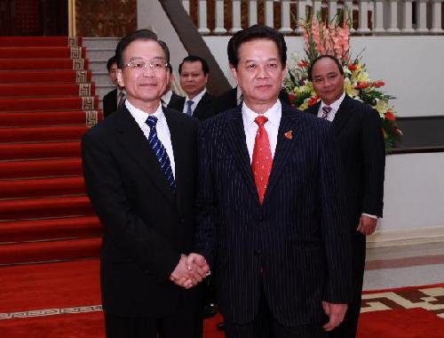 中國(guó)日?qǐng)?bào)前線記者詳訊：溫家寶會(huì)見(jiàn)越南總理阮晉勇