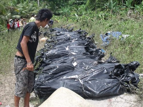 印尼海嘯致408人死亡災區缺醫少藥 兩月大女嬰獲救