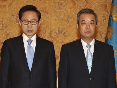 李明博提名金寬鎮擔任新防長 朝譴責美韓把半島推向“戰爭邊緣”