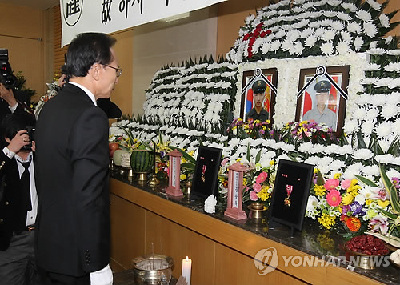 李明博提名金寬鎮擔任新防長 朝譴責美韓把半島推向“戰爭邊緣”