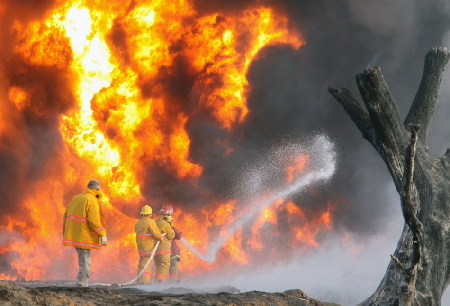 墨西哥輸油管道爆炸現場