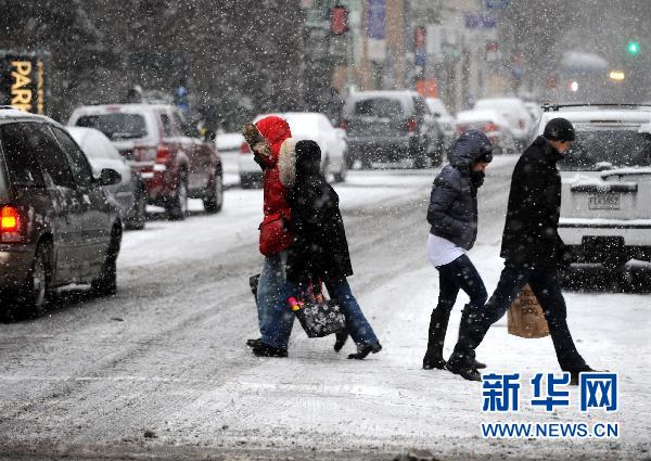 紐約遭暴風雪襲擊 部分地區能見度為零