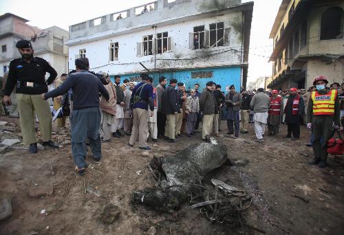 巴基斯坦白沙瓦一學(xué)校外發(fā)生爆炸 1人死亡17人受傷