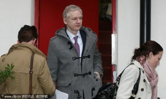 維基解密創始人在英國出席引渡聽證會(圖)
