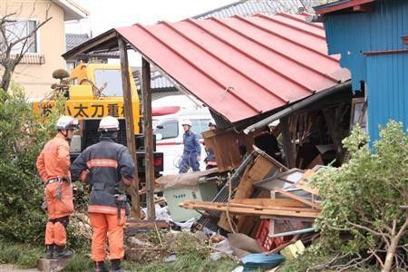 日本起重車沖上人行道撞死6名小學生(圖)
