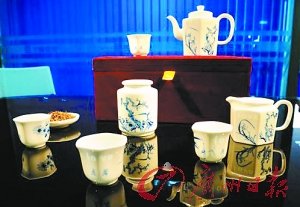 威廉婚禮中國(guó)元素多 澄泥石壺祝新人《早生貴子》