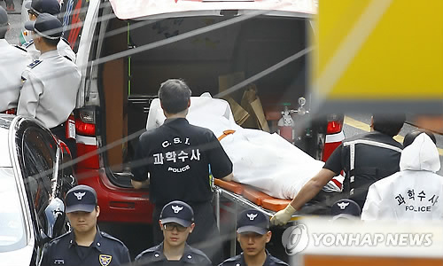 韓國停業儲銀行長跳樓自殺 遺書稱愿一人承擔責任