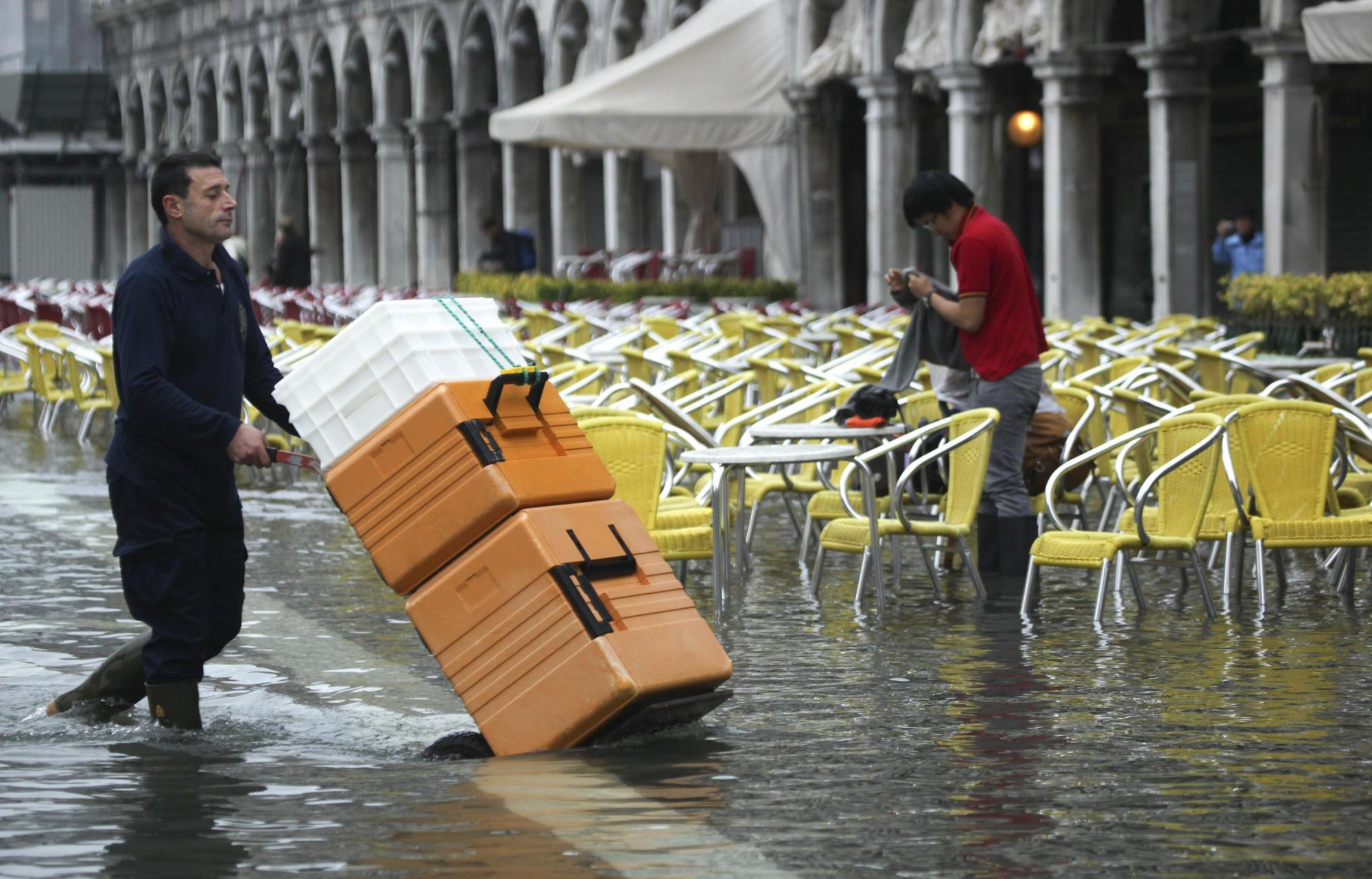 法國意大利遭持續(xù)強(qiáng)降雨侵襲 多人死亡數(shù)千人疏散