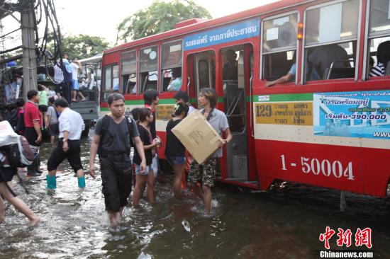 泰國大城府洪水消退 曼谷繼續抗洪市中心仍危急