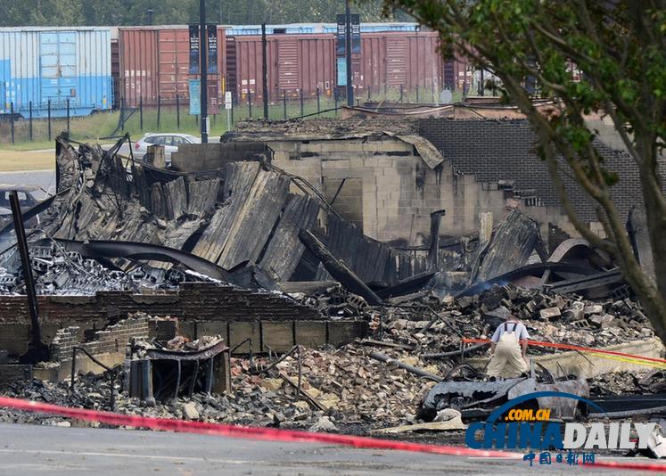 組圖：加拿大油罐車出軌爆炸五死數(shù)十傷 總理趕赴現(xiàn)場(chǎng)