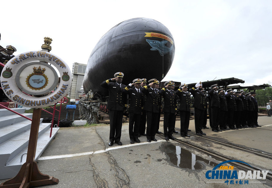 印度海軍潛水艇孟買(mǎi)基地爆炸起火 18人失蹤<BR>