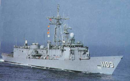 臺灣戰艦出師不利 在帕勞群島觸礁拋錨
