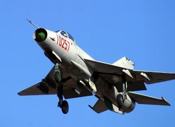 中國空軍現役機型圖集