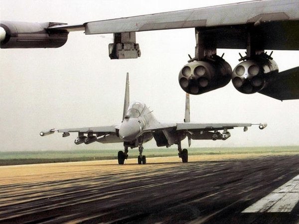 中國空軍現(xiàn)役機型圖集