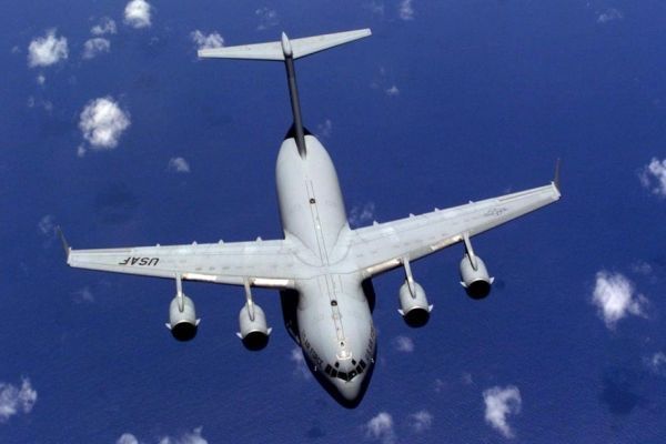 英空軍C-17運(yùn)輸機(jī)