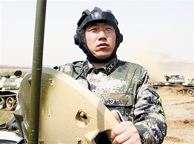 我軍新戰(zhàn)法使戰(zhàn)車夜間捕捉目標時間縮短2/3