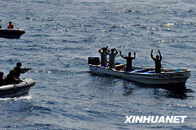 中國(guó)海軍護(hù)航編隊(duì)首次停靠非洲港口吉布提