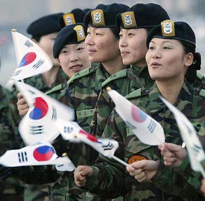 世界各國女兵如何度過“地獄訓練”