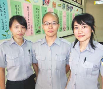 臺女警無發逾10年 努力工作坦然真貌示人(圖)