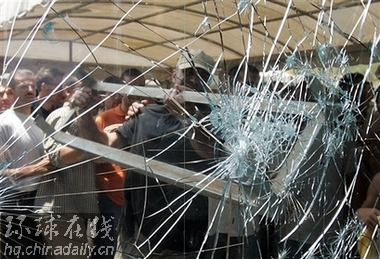 黎巴嫩示威者沖入聯合國辦事處打砸搶