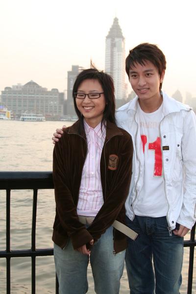 <電話>上海熱拍 筆筆攜男友現(xiàn)身(組圖)