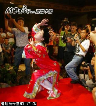 芙蓉姐姐艷麗古裝亮相（組圖）